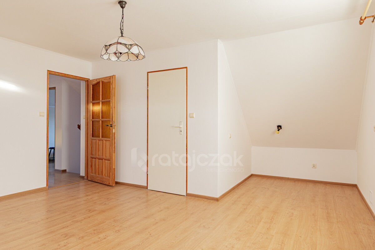 Rodzinny dom 5-pokojowy + duża działka + kawalerkaKąpino