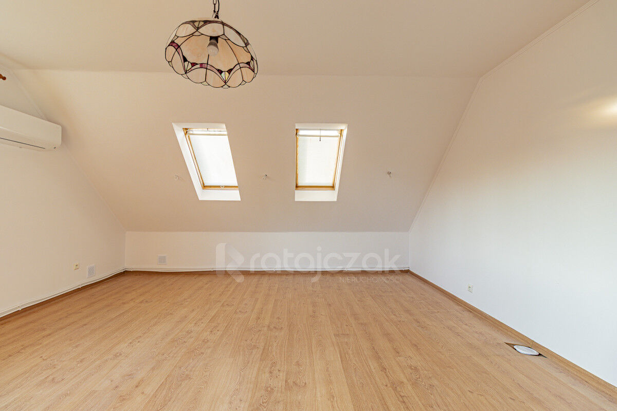 Rodzinny dom 5-pokojowy + duża działka + kawalerkaKąpino