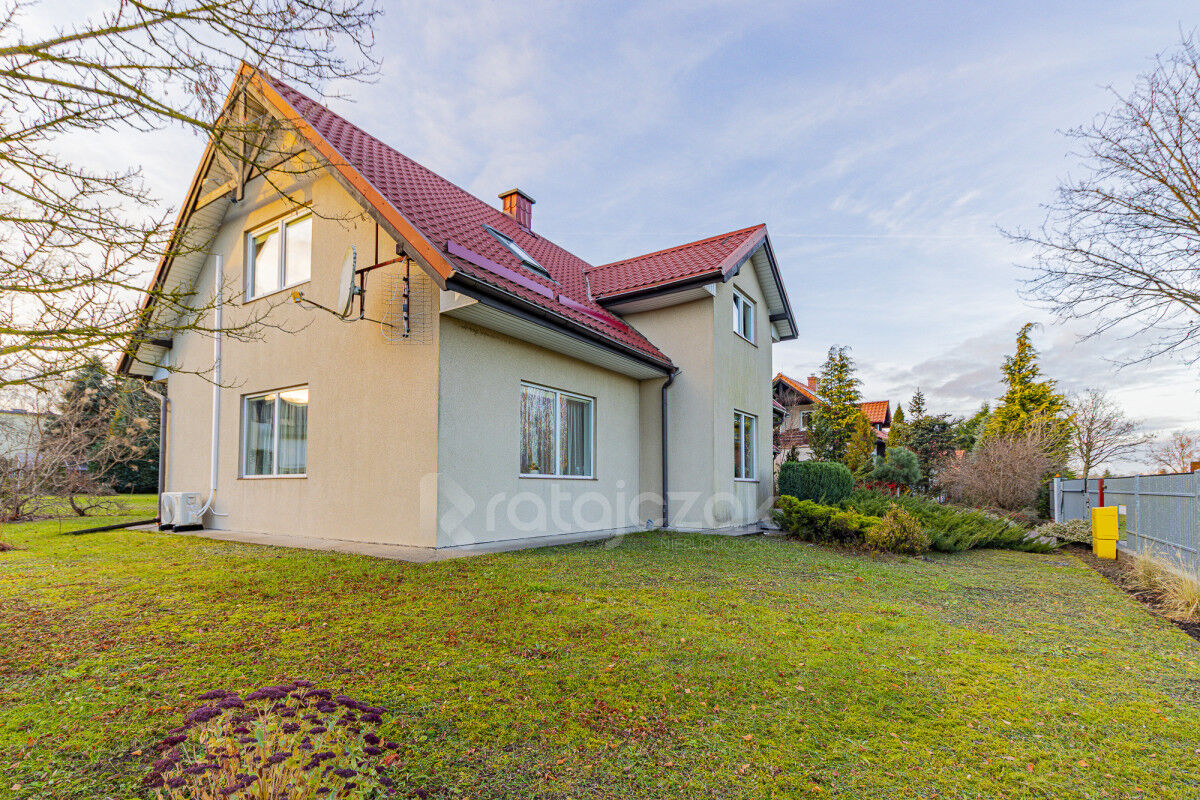 Rodzinny dom 5-pokojowy + duża działka + kawalerkaKąpino