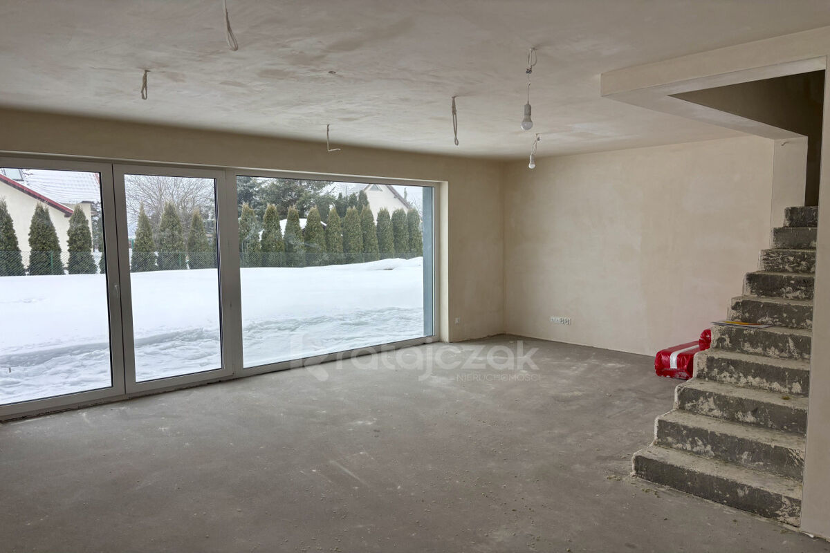 Nowoczesny dom w zabudowie bliźniaczejPrzodkowo