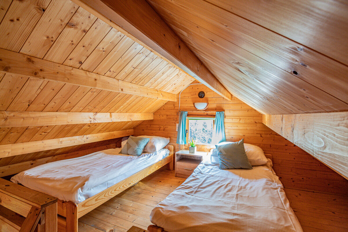 Dom jednorodzinny + 6 domków letniskowychStegna