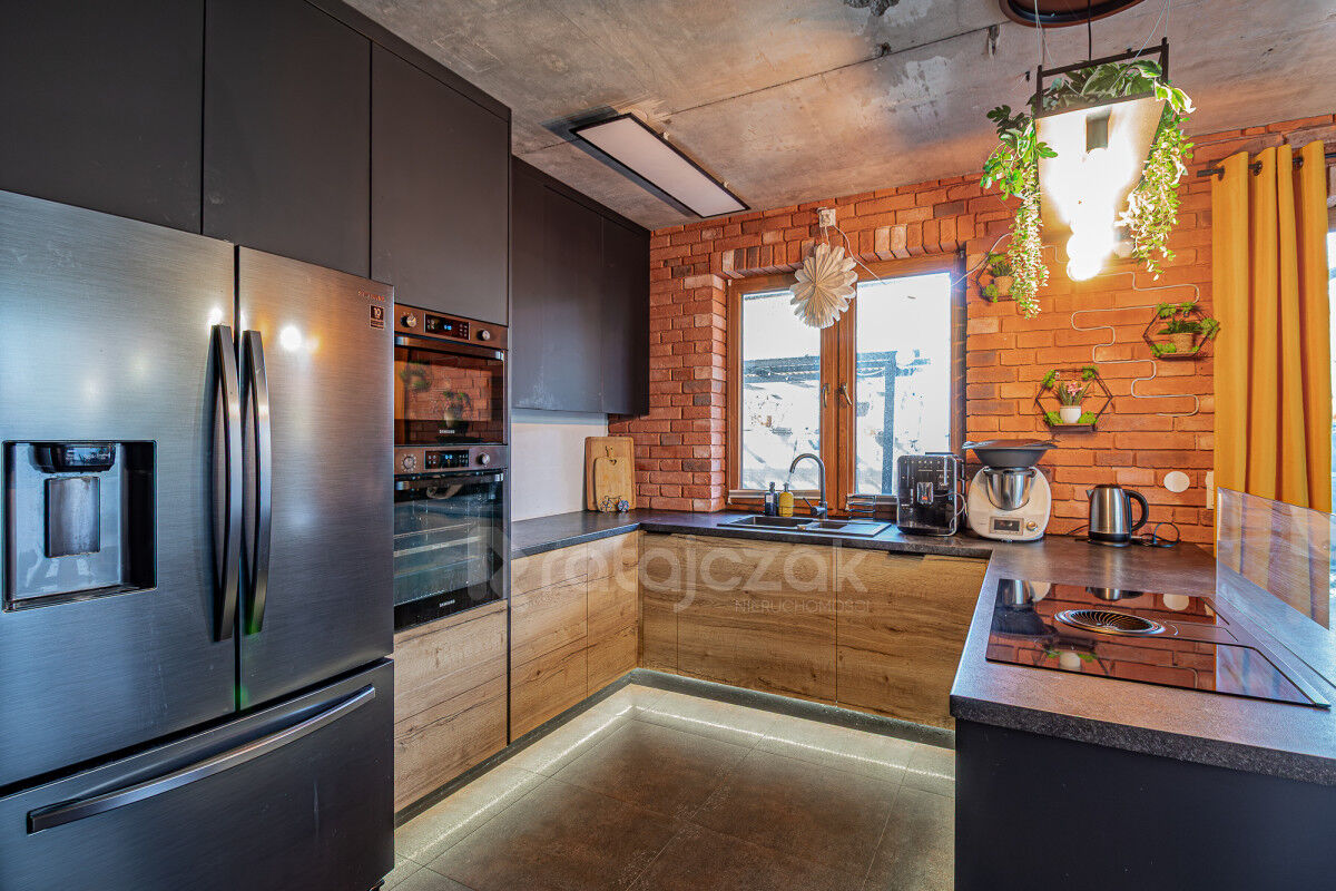 Dom jednorodzinny + 6 domków letniskowychStegna