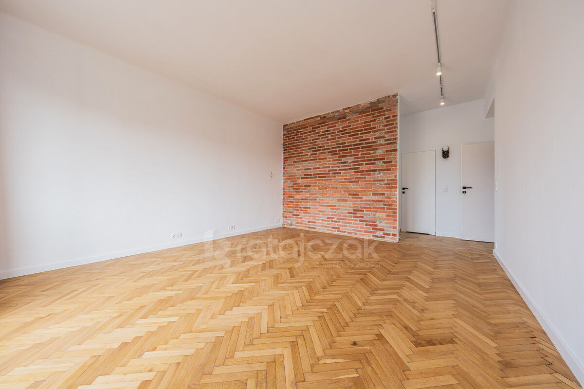 Z potencjałem  wysokie sufity  opcja ponad 120 m2Gdynia