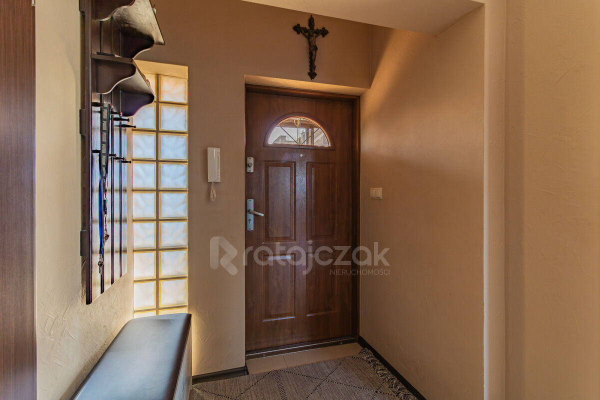 Bliźniak z Potencjałem | Działka 703 m² | RadunicaRadunica