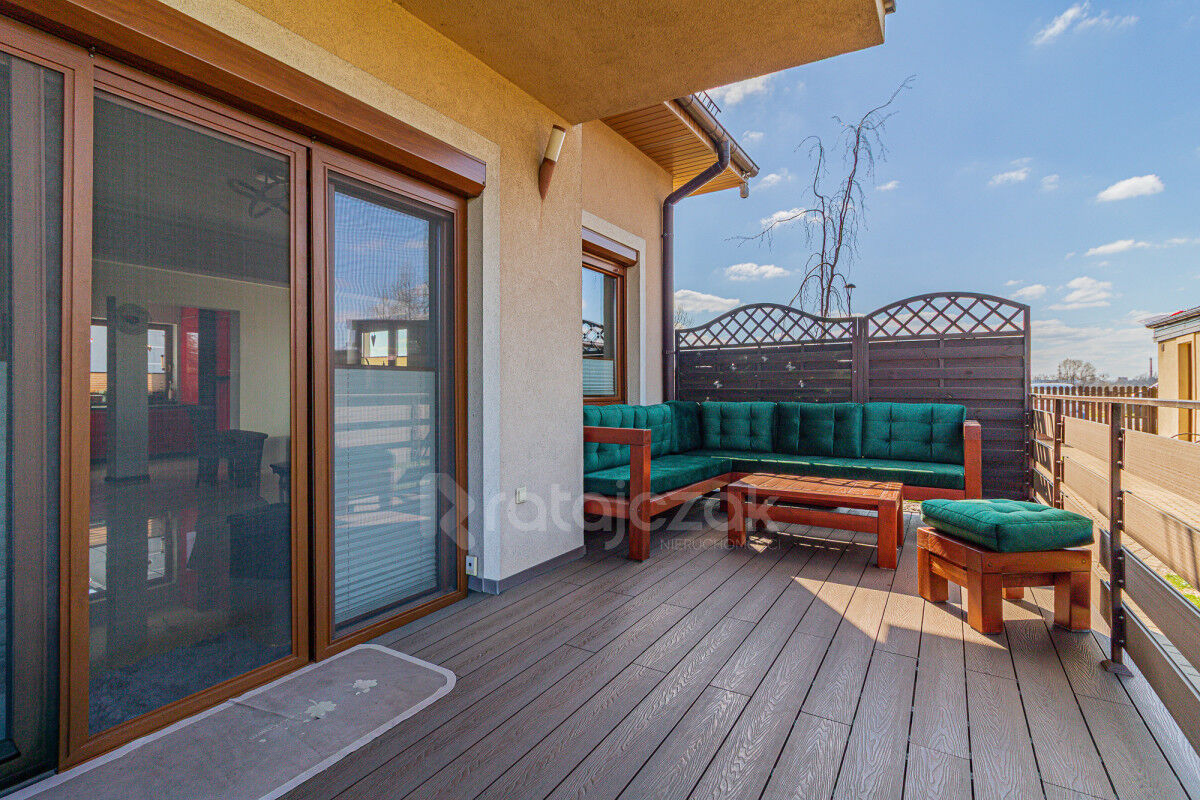 Bliźniak z Potencjałem | Działka 703 m² | RadunicaRadunica