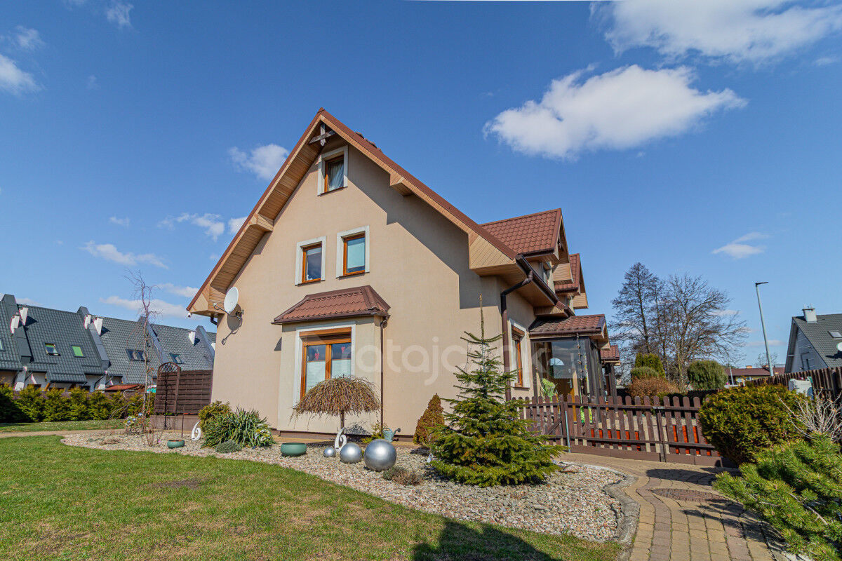 Bliźniak z Potencjałem | Działka 703 m² | RadunicaRadunica