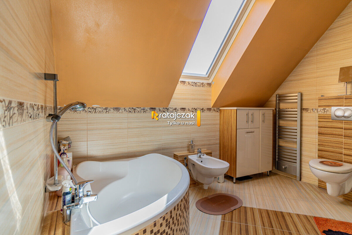 Bliźniak z Potencjałem | Działka 703 m² | RadunicaRadunica