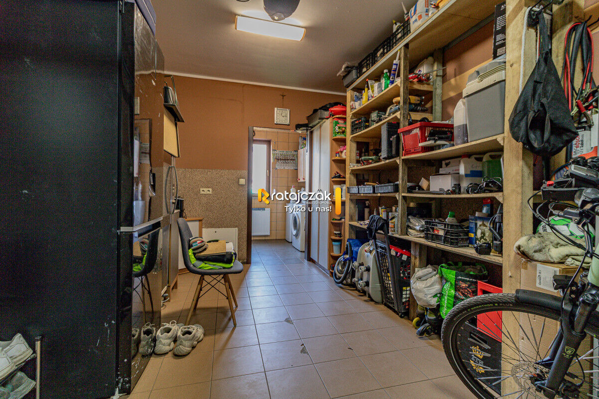 Bliźniak z Potencjałem | Działka 703 m² | RadunicaRadunica