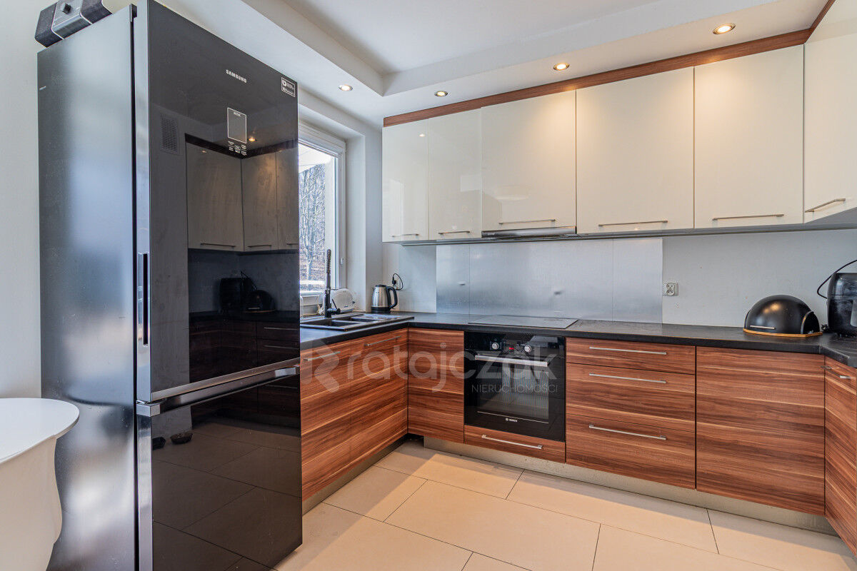 dwupoziomowe | dwie łazienki | taras | z garażemReda