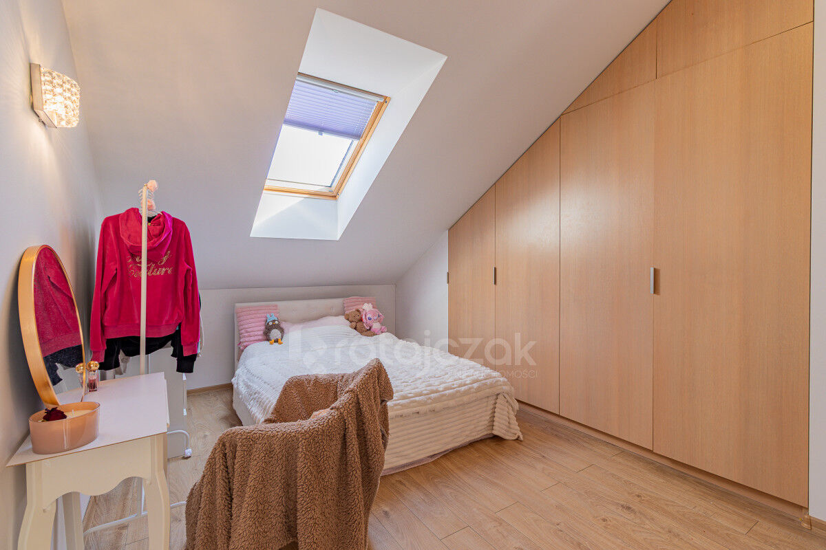 dwupoziomowe | dwie łazienki | taras | z garażemReda