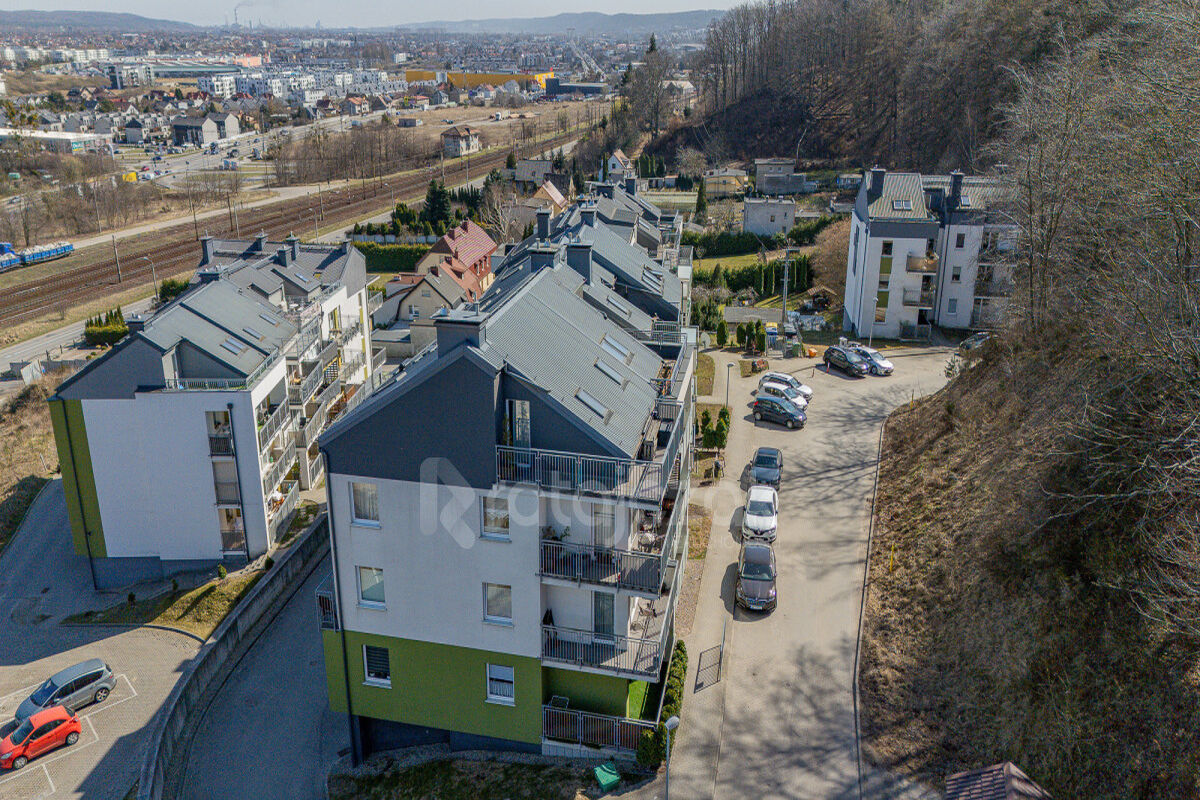 dwupoziomowe | dwie łazienki | taras | z garażemReda