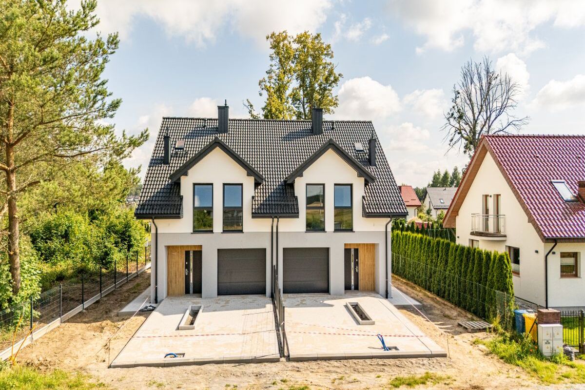 Centrum|5 pokoi| Garaż|Szkoła 900m|Wysoki StandardKębłowo