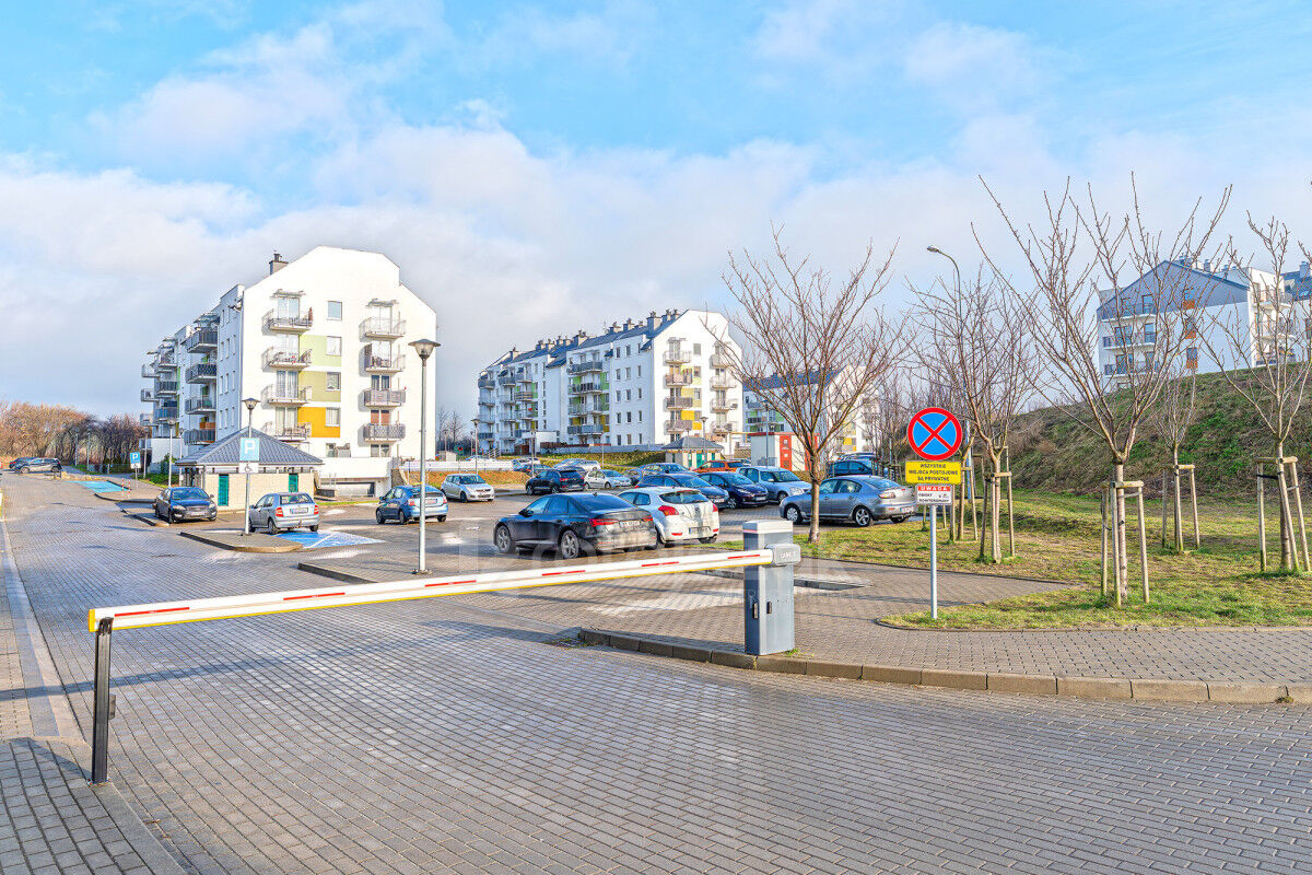 Dwupoziomowe 4-pokojowe mieszkanie  hala garażowaGdańsk