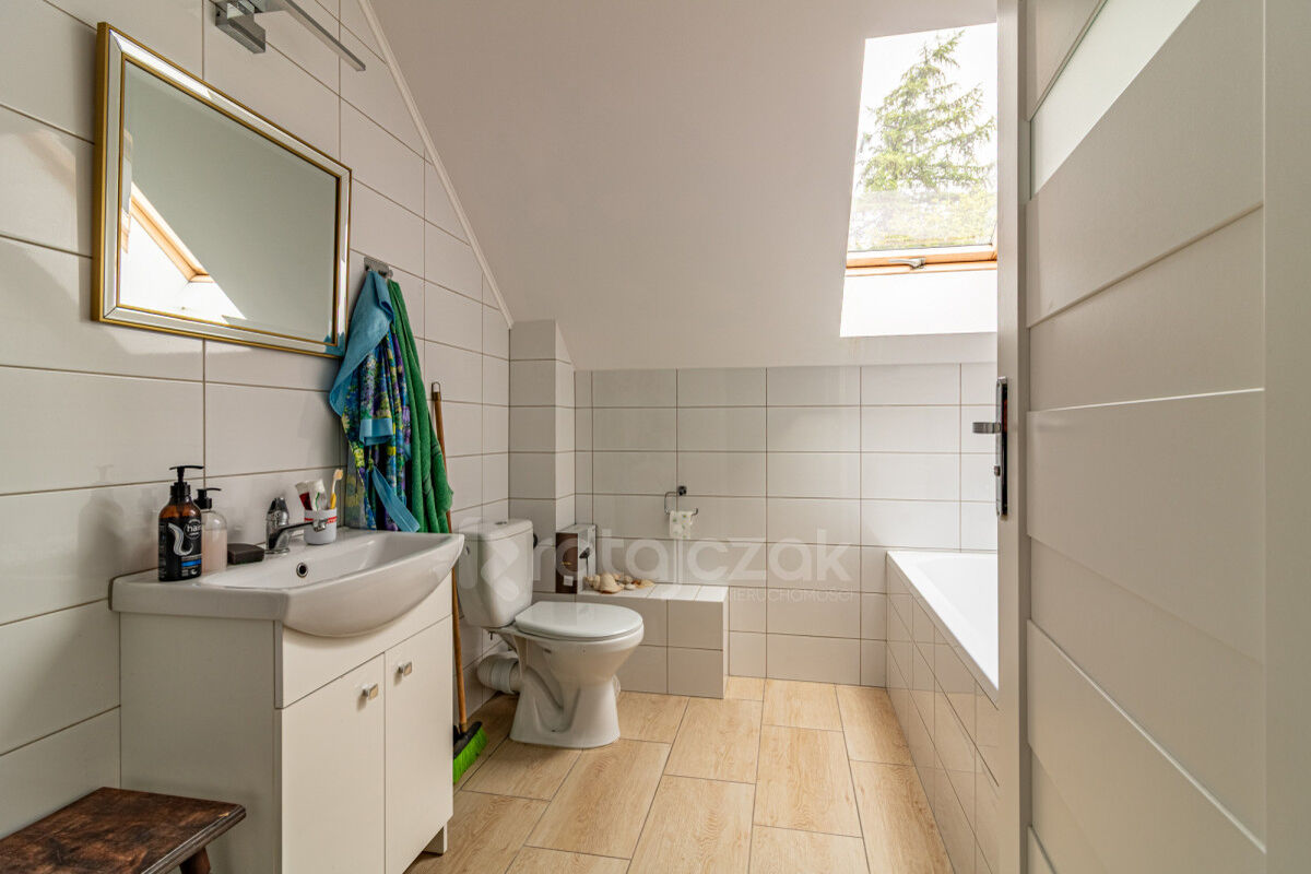 Wyjątkowy  dwukondygnacyjny dom jednorodzinnyŻukowo