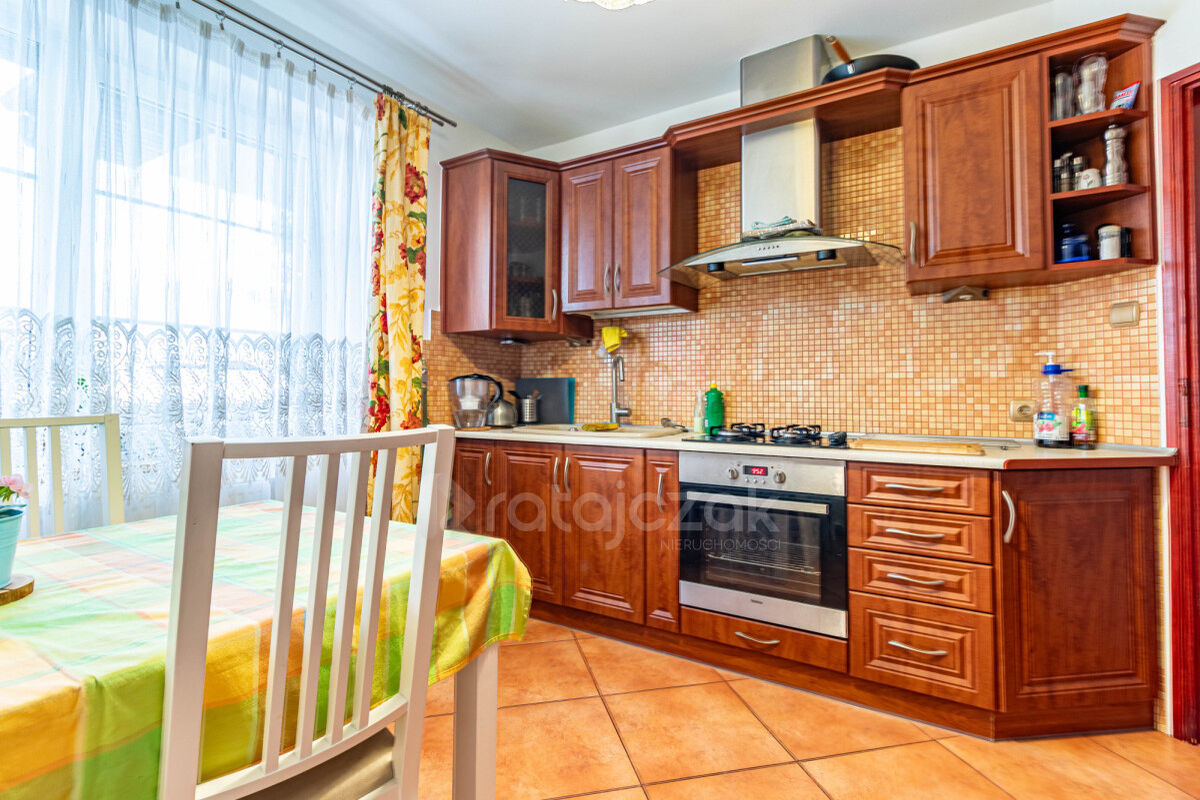 DOM WOLNOSTOJĄCY | 2007r | NADOLE | NAD JEZIOREMNadole