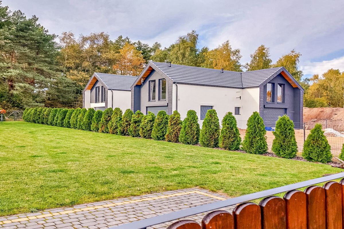 Działka nad morzem z 2 budynkami|Las|4 lokaleChłapowo