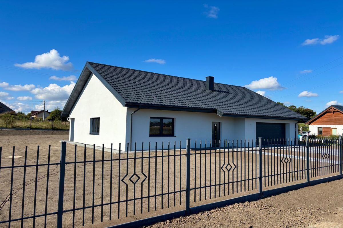 Nowoczesny dom z dużą działką blisko GdańskaKaczki