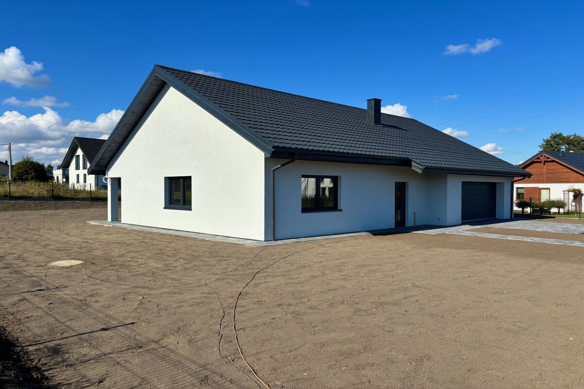 Nowoczesny dom z dużą działką blisko GdańskaKaczki