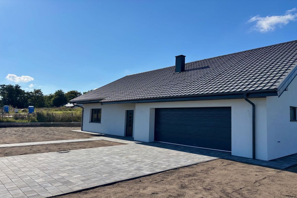 Nowoczesny dom z dużą działką blisko GdańskaKaczki