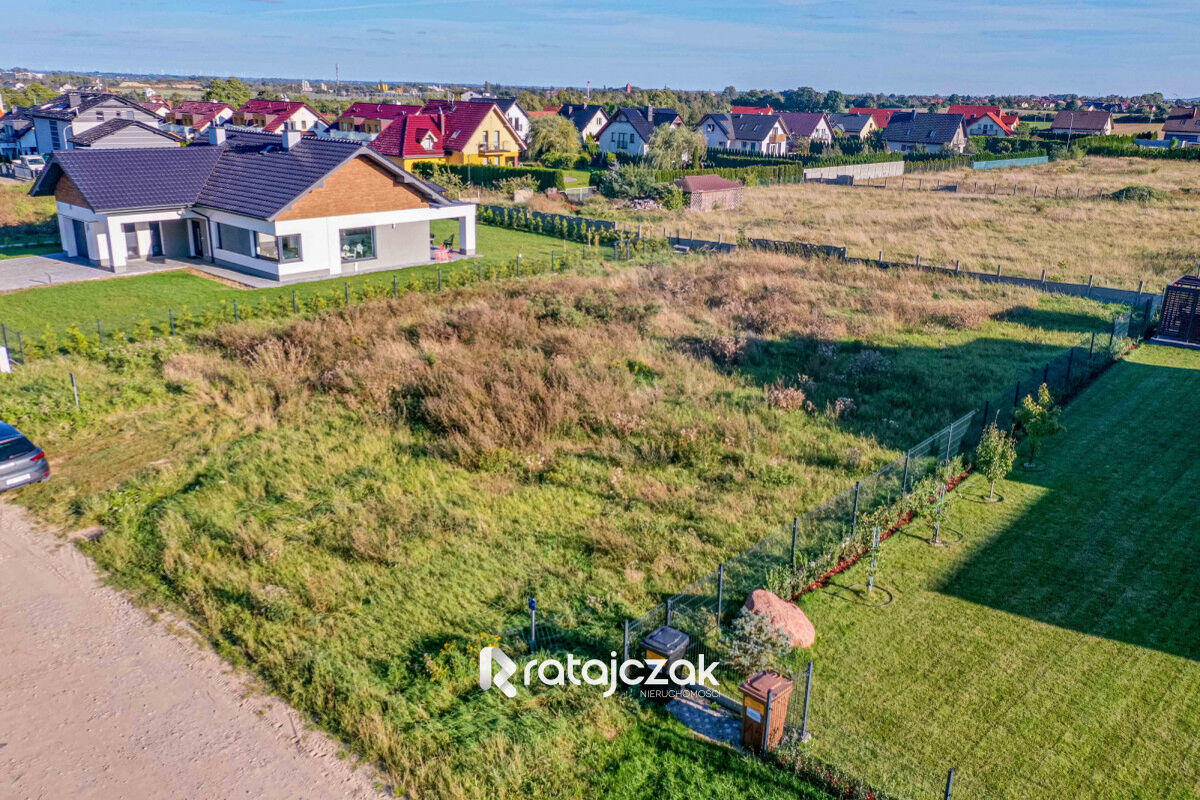 Tysiąc metrów  centrum  pełne uzbrojenie.Skowarcz