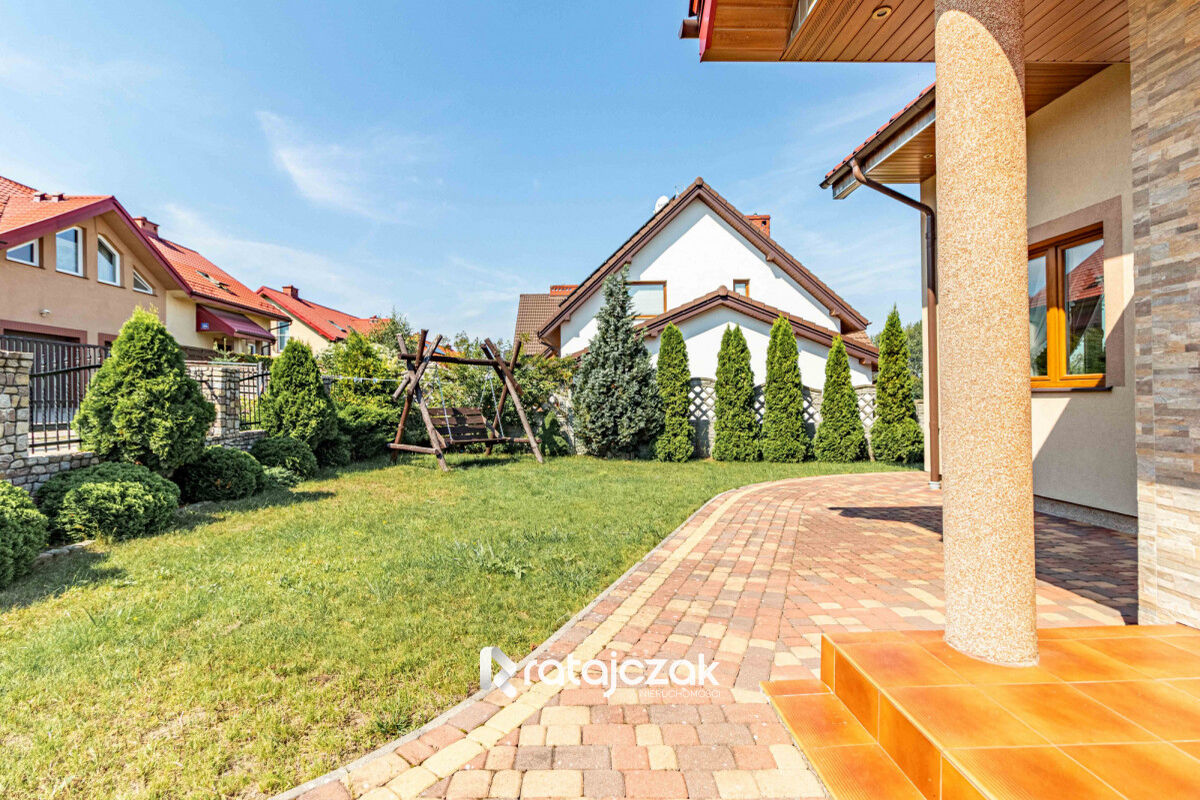 Piękny dom z ogrodem i garażem dla rodzinyRumia