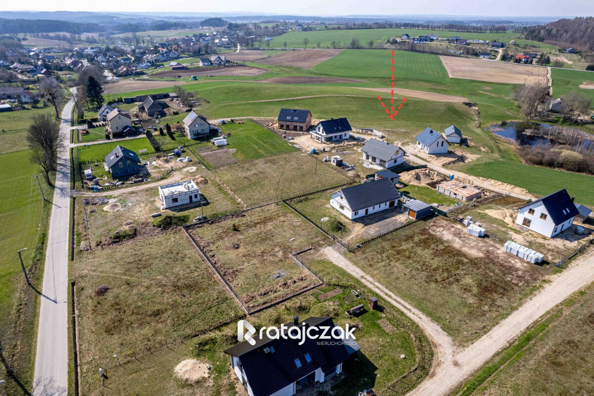 Narożna działka budowlana | 1001 m2 | Od południa – Sopieszyno