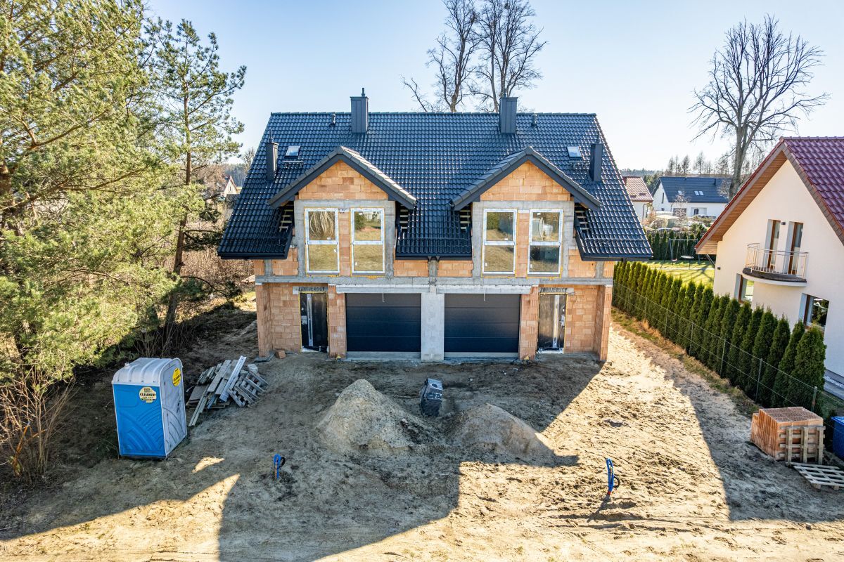 Centrum|5 pokoi| Garaż|Szkoła 900m|Wysoki StandardKębłowo