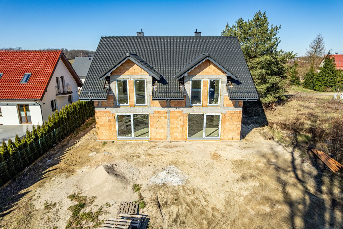 Centrum|5 pokoi| Garaż|Szkoła 900m|Wysoki StandardKębłowo