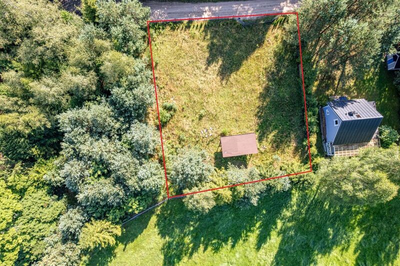 Działka w spokojnym zielonym otoczeniu Szymbark - Szymbark