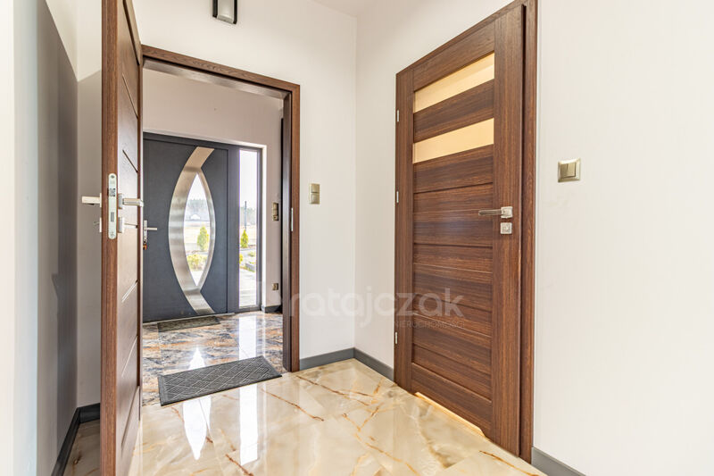 REZERWACJA - Parterowy dom wolnostojący z garażem - Strzepcz