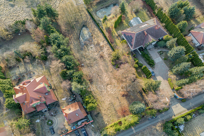 Piękna działka z ogrodem w okolicy lotniska - Gdańsk