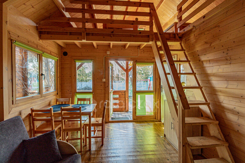 Dom jednorodzinny + 6 domków letniskowych - Stegna