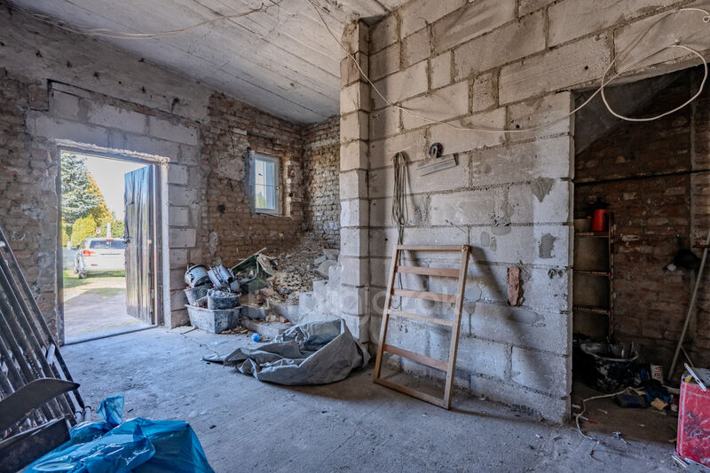 Przestronny dom z potencjałem do wykończenia - Zblewo