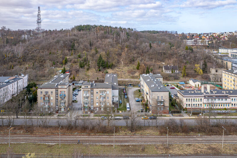 Z potencjałem  wysokie sufity  opcja ponad 120 m2 - Gdynia