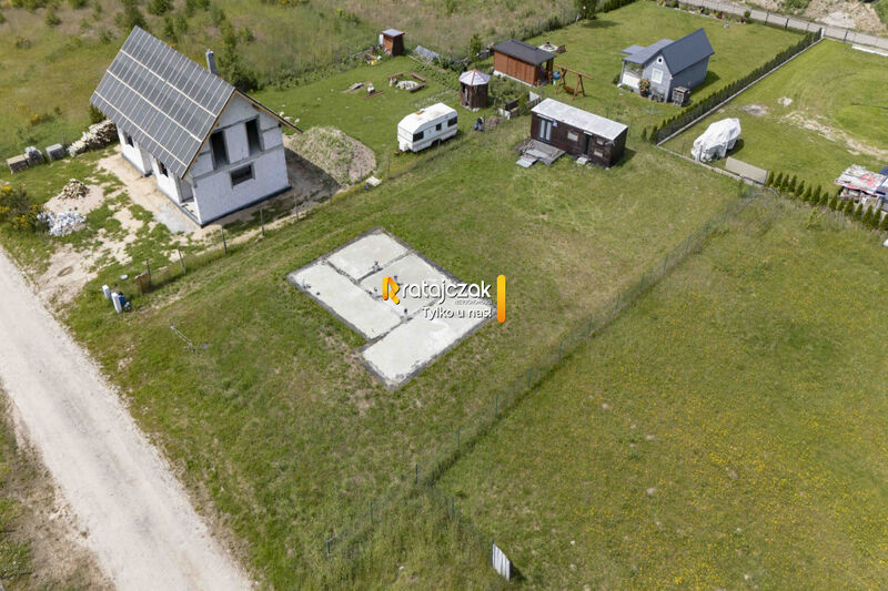 Słoneczna działka 1000 m² w Łebczu - Łebcz