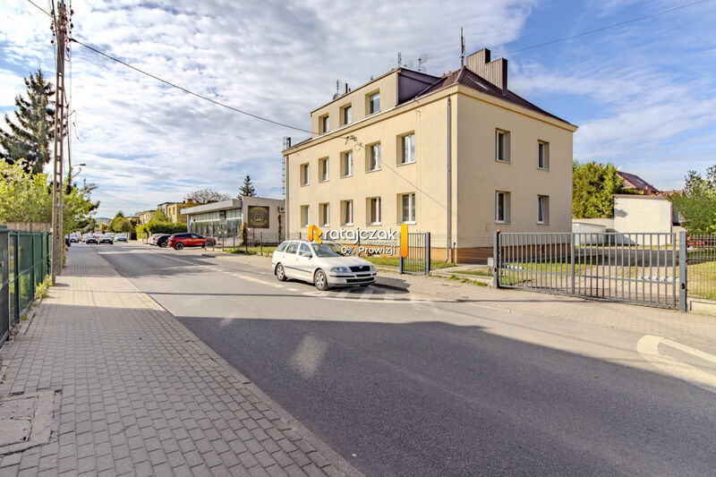 2 pokoje w centrum Rumi - kamienica z garażem! - Rumia