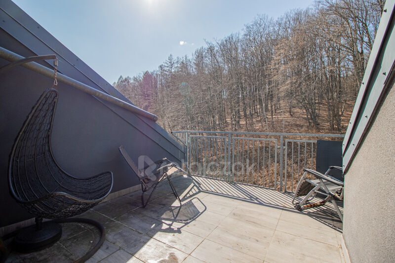 dwupoziomowe | dwie łazienki | taras | z garażem - Reda