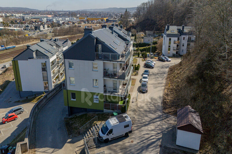 dwupoziomowe | dwie łazienki | taras | z garażem - Reda