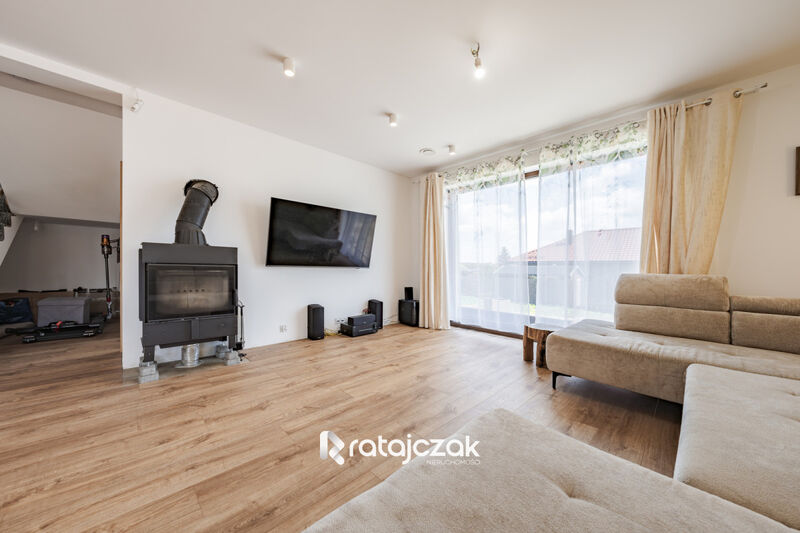 Nowoczesny dom z dużym ogrodem w Chwaszczynie - Chwaszczyno