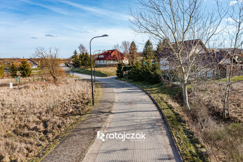 Działka budowlana 1310m2  blisko szkoły - Gniewino