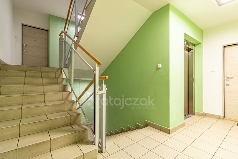 Bliskość komunikacji  Klima  zabudowany balkon - Gdańsk