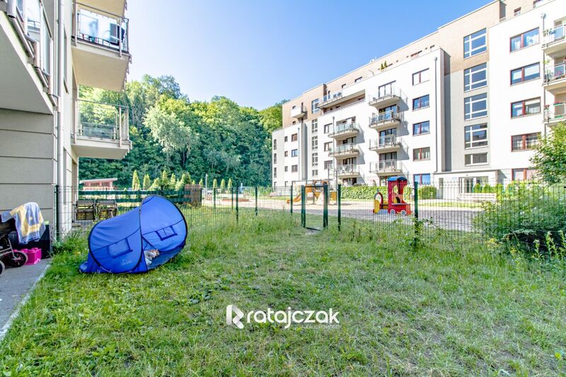 Parter z ogródkiem w zielonej okolicy. - Gdańsk