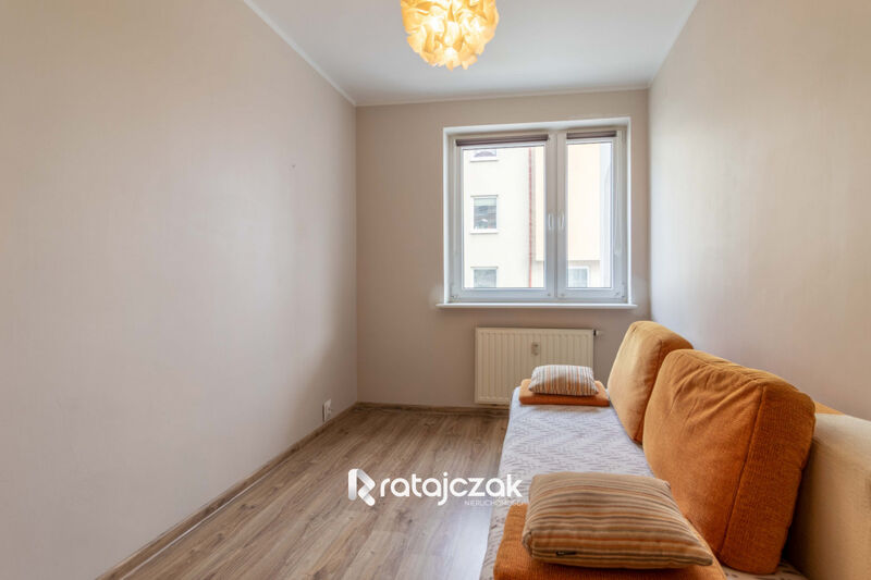 Szkolna  2 POK  1 Piętro  Spół-wł  SKM  Szkoły - Reda