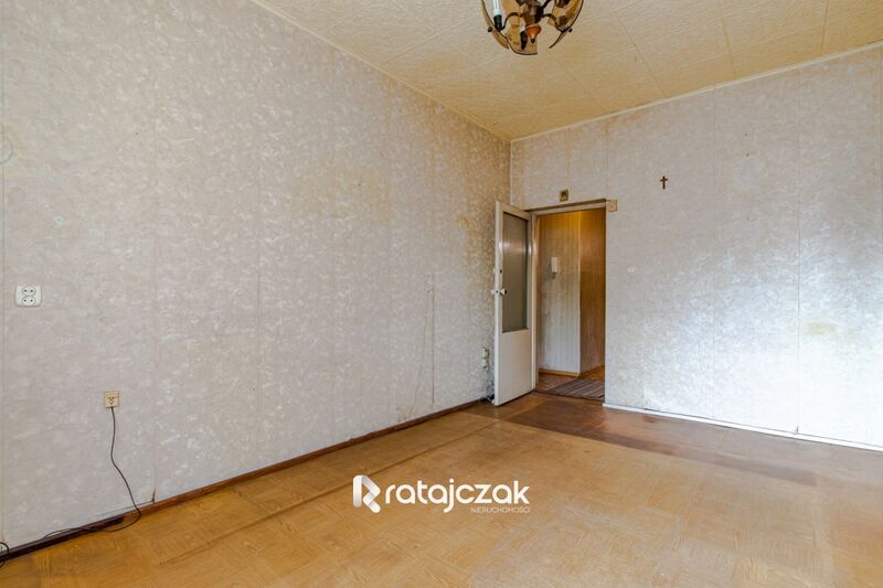 3 POK w centrum z piwnicą  1 piętro  do remontu - Wejherowo